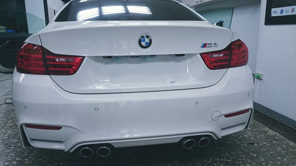 【文心店】BMW M4 V-KOOL 前檔v55 車身V30