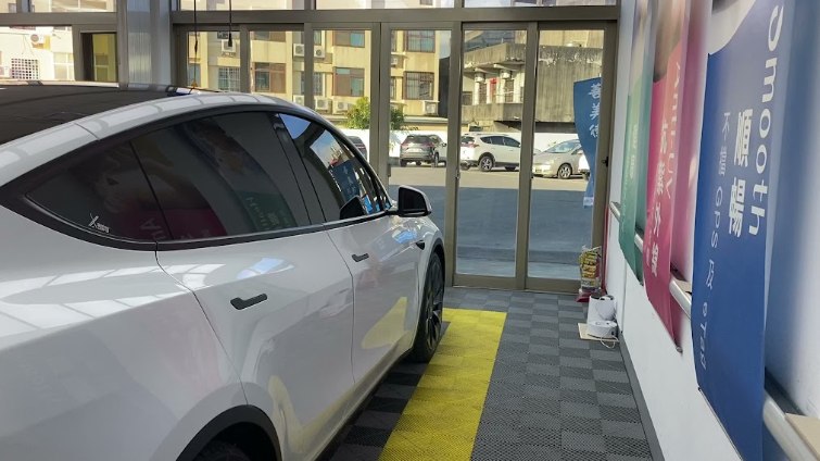 【彰化店】Tesla 特斯拉 Model Y 舒熱佳SolarGard LX隔熱紙