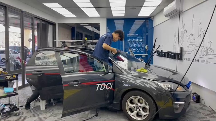 【潭子店】福特 Ford  focus 福特Ford Focus 全車隔熱紙舒熱佳Solargard隔熱紙|前擋 舒熱佳 VX40+車身 舒熱佳LX25/LX15|善美德隔熱紙/汽車隔熱紙推薦